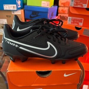 Nike Tiempo Legend 9 Soccer Cleats DA1176-007 Women’s Sizes READ DESCRIPTION
